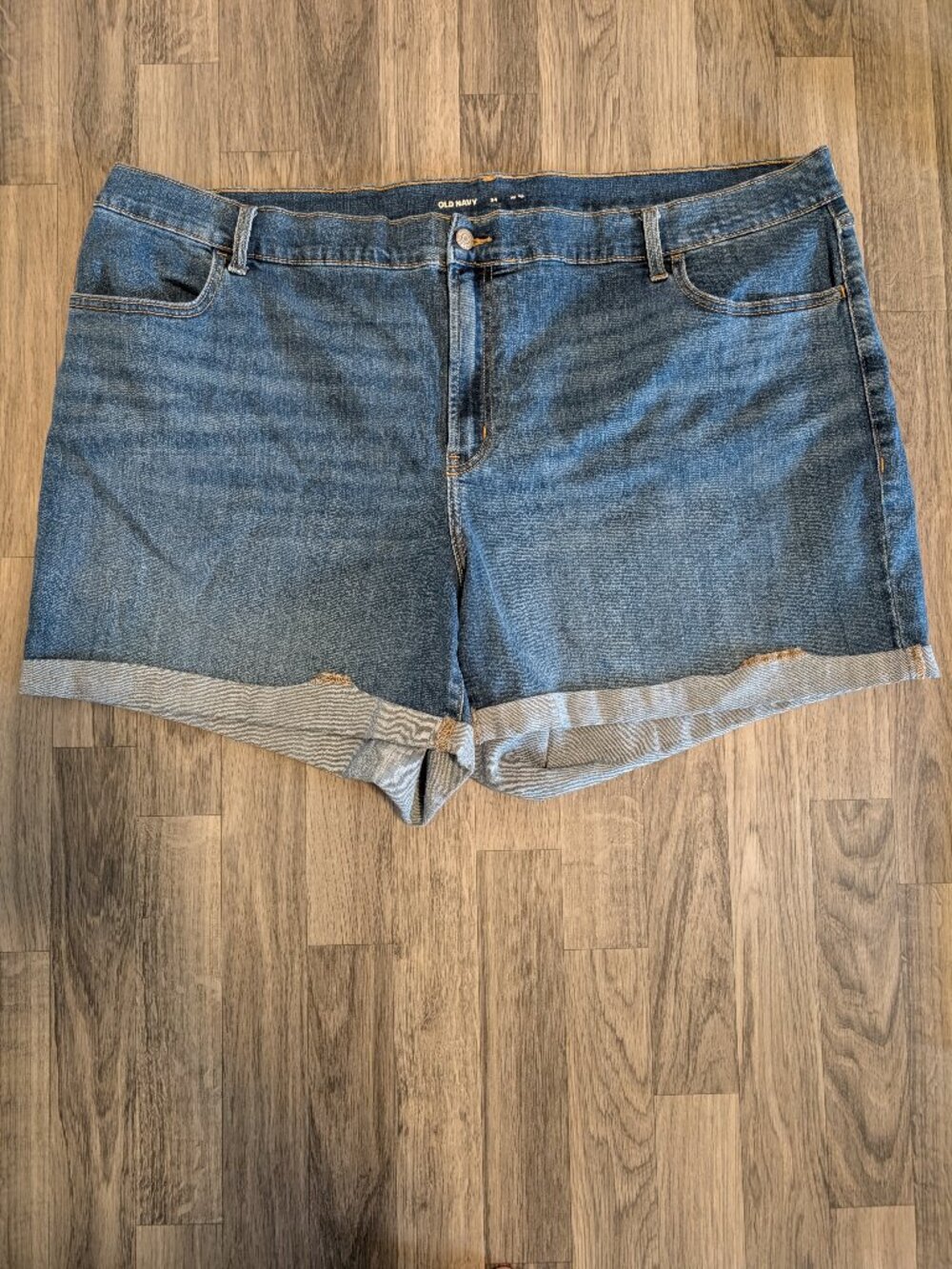 Old Navy Women's Plus Mid-Rise Jean Shorts, 24W
